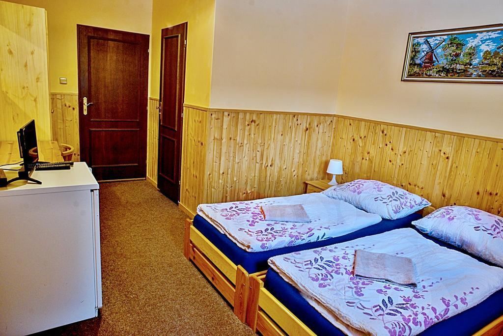 Penzion Radosov Ubytovani V Soukromi Kyselka  Exteriör bild